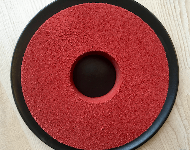 Entremet with cocoa butter outer layer